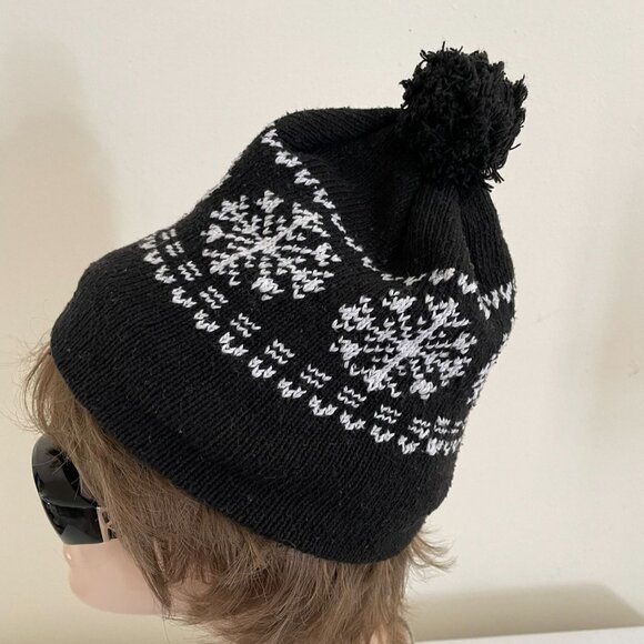 Snowflake Knit Kids Beanie With Pom Pom Fully Lined - Picture 5 of 10